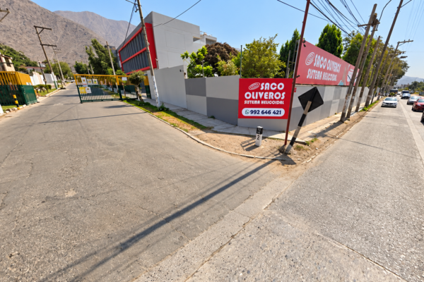 Entrada escolar Saco Oliveros con montañas (2)